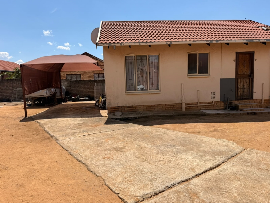 2 Bedroom Property for Sale in Tlhabane West North West
